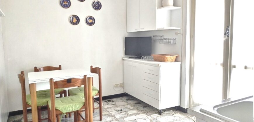 RIF. 199 B -BORGHETTO SANTO SPIRITO TRILOCALE VISTA MARE A POCHI PASSI DALLA SPIAGGIA € 215000