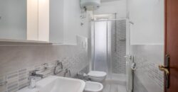 RIF. 256 B – BORGHETTO S.S. A 150 MT DAL MARE TRILOCALE IN OTTIME CONDIZIONI CON DUE BALCONI € 190000