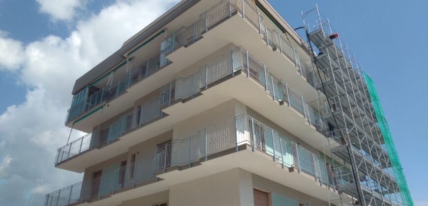 RIF. 257 B – BORGHETTO S.S. MONOLOCALE CON BALCONE E POSTO AUTO RECINTATO € 108000