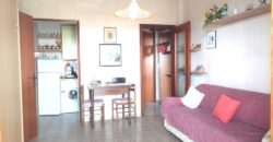 RIF. 257 B – BORGHETTO S.S. MONOLOCALE CON BALCONE E POSTO AUTO RECINTATO € 108000