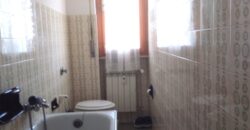 RIF. 257 B – BORGHETTO S.S. MONOLOCALE CON BALCONE E POSTO AUTO RECINTATO € 108000