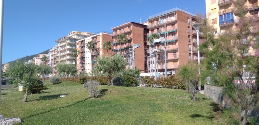 RIF. 259 B – BORGHETTO S.S. MONOLOCALE FRONTE MARE CONFINE LOANO € 120000