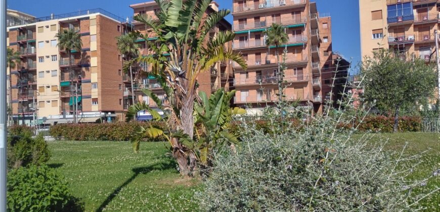 RIF. 259 B – BORGHETTO S.S. MONOLOCALE FRONTE MARE CONFINE LOANO € 120000