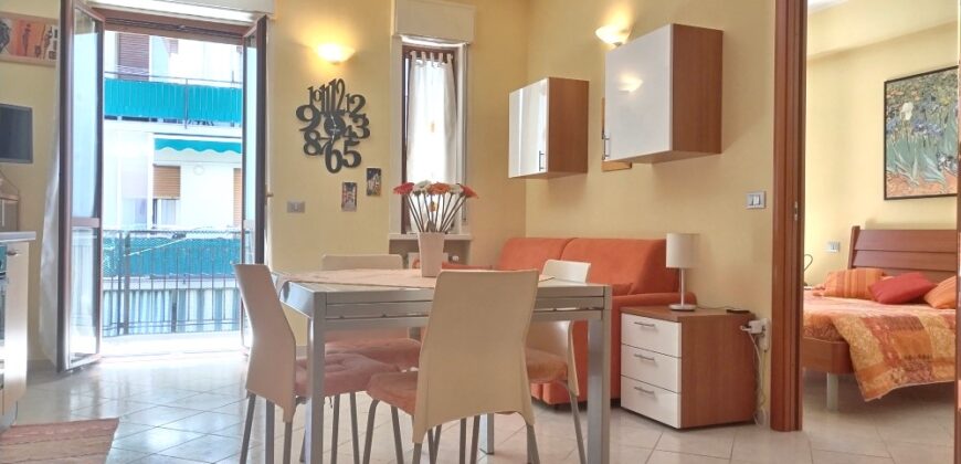 RIF. 264 B – BORGHETTO SANTO SPIRITO BILOCALE CENTRALISSIMO RISTRUTTURATO E ARREDATO € 185000