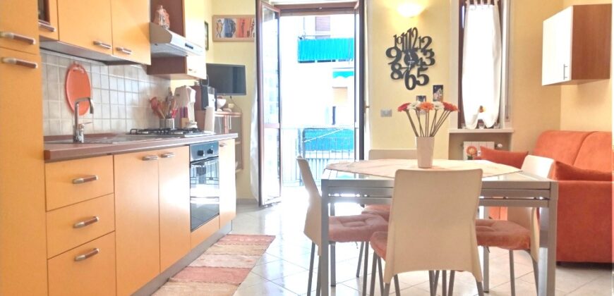 RIF. 264 B – BORGHETTO SANTO SPIRITO BILOCALE CENTRALISSIMO RISTRUTTURATO E ARREDATO € 185000