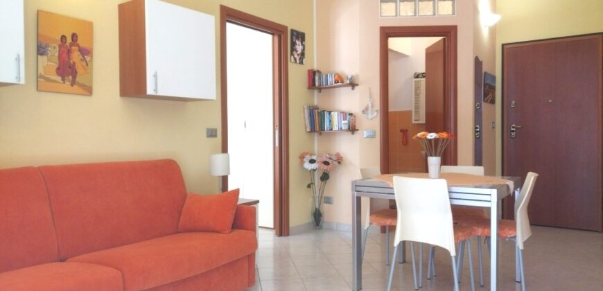 RIF. 264 B – BORGHETTO SANTO SPIRITO BILOCALE CENTRALISSIMO RISTRUTTURATO E ARREDATO € 185000