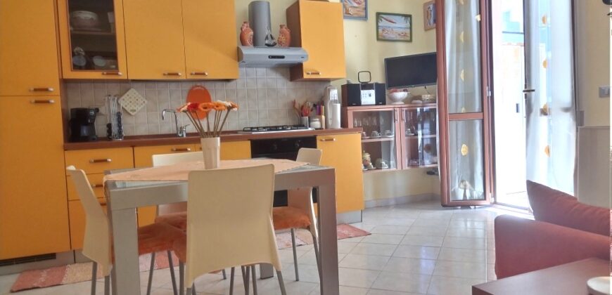 RIF. 264 B – BORGHETTO SANTO SPIRITO BILOCALE CENTRALISSIMO RISTRUTTURATO E ARREDATO € 185000