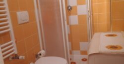 RIF. 264 B – BORGHETTO SANTO SPIRITO BILOCALE CENTRALISSIMO RISTRUTTURATO E ARREDATO € 185000