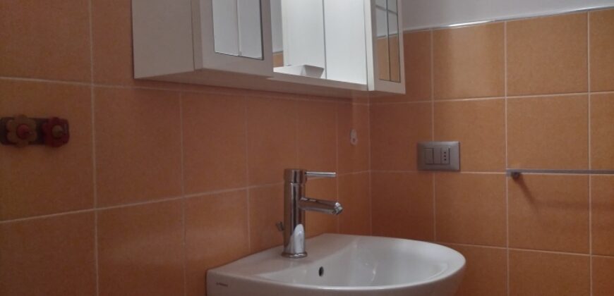 RIF. 264 B – BORGHETTO SANTO SPIRITO BILOCALE CENTRALISSIMO RISTRUTTURATO E ARREDATO € 185000