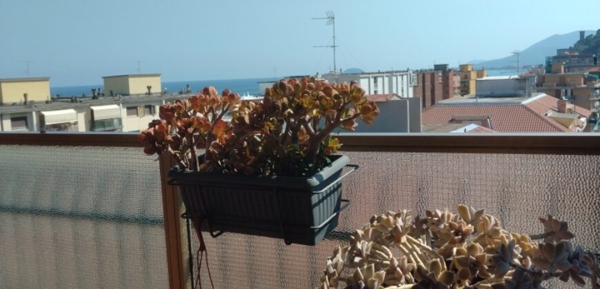 RIF. 268 B – BORGHETTO S.S. ATTICO CON TERRAZZO VISTA MARE € 215000