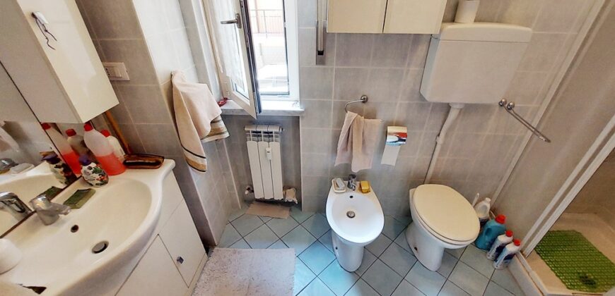 RIF. 262 B – BORGHETTO S.S. BILOCALE A 30 MT DAL MARE E A POCHI PASSI DA LOANO € 149000
