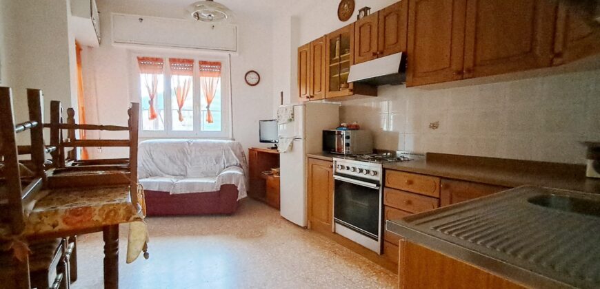 RIF. 272 B -BORGHETTO S.S. TRILOCALE CON BOX DIRETTAMENTE SU LUNGOMARE € 250000