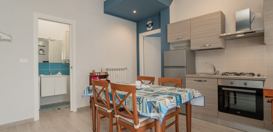 RIF. 274 B – BORGHETTO S.S. BILOCALE RISTRUTTURATO E ARREDATO CON CANTINA € 173000