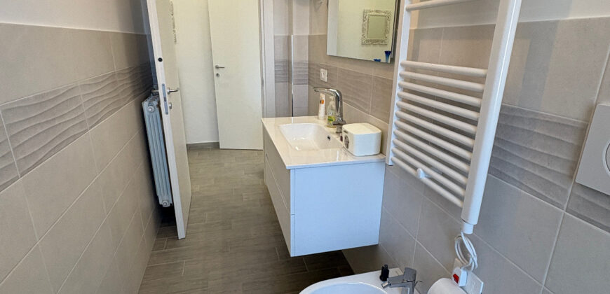 RIF. 277 B – BORGHETTO S.S. TRILOCALE CENTRALISSIMO VISTA MARE RISTRUTTURATO E ARREDATO A NUOVO € 280000