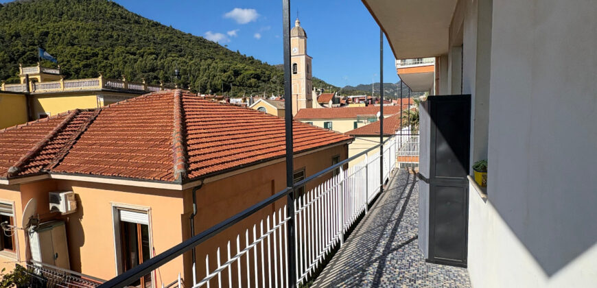 RIF. 277 B – BORGHETTO S.S. TRILOCALE CENTRALISSIMO VISTA MARE RISTRUTTURATO E ARREDATO A NUOVO € 280000