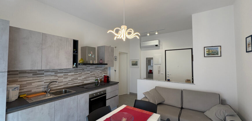 RIF. 277 B – BORGHETTO S.S. TRILOCALE CENTRALISSIMO VISTA MARE RISTRUTTURATO E ARREDATO A NUOVO € 280000