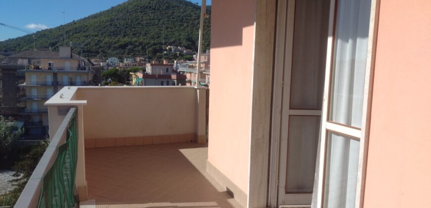 RIF. 276 B – BORGHETTO SANTO SPIRITO TRILOCALE CON POSTO AUTO RECINTATO € 190000